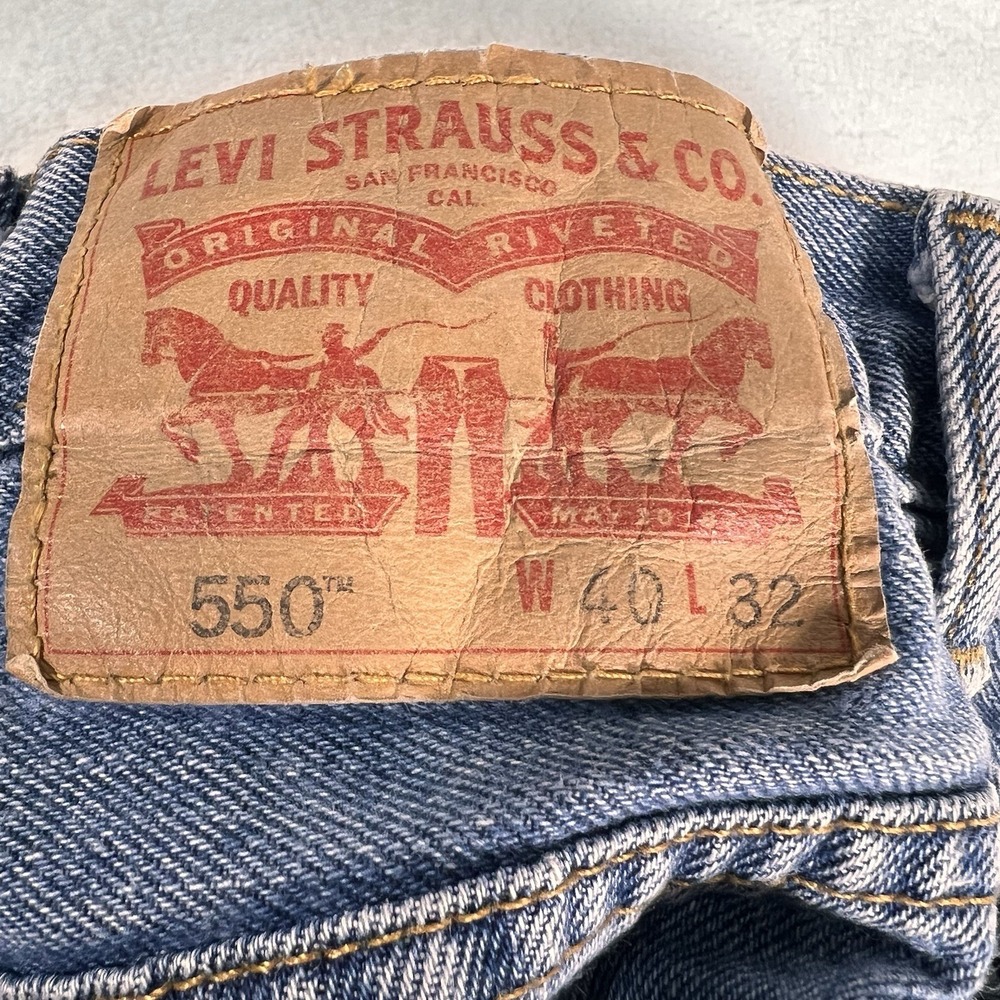 Levi's 550 Jeans Mens 40x32 Medium Wash Blue Denim Relaxed Tapered Leg Pants